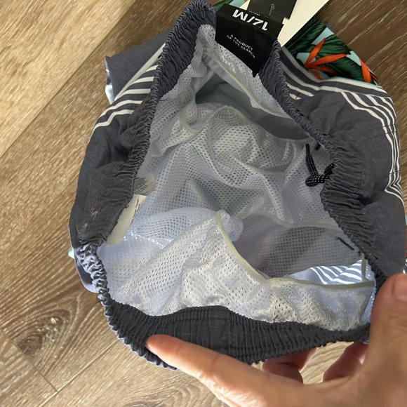 NWT Rip Curl Boys Board Shorts Swim Trunks Sz 10 And 12 - Picture 4 of 4